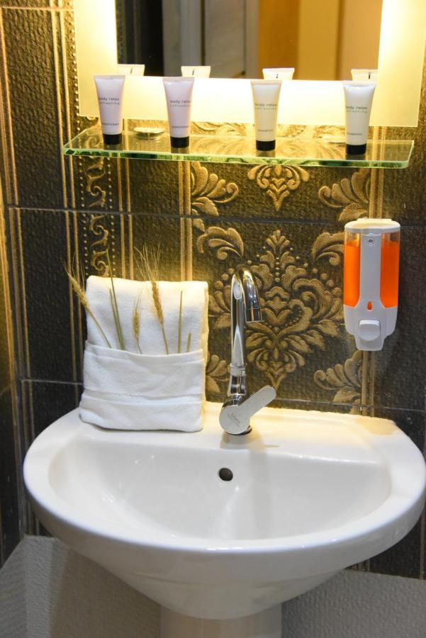 Locanda Pyramids Hotel Kafrat al Jabal Exterior photo