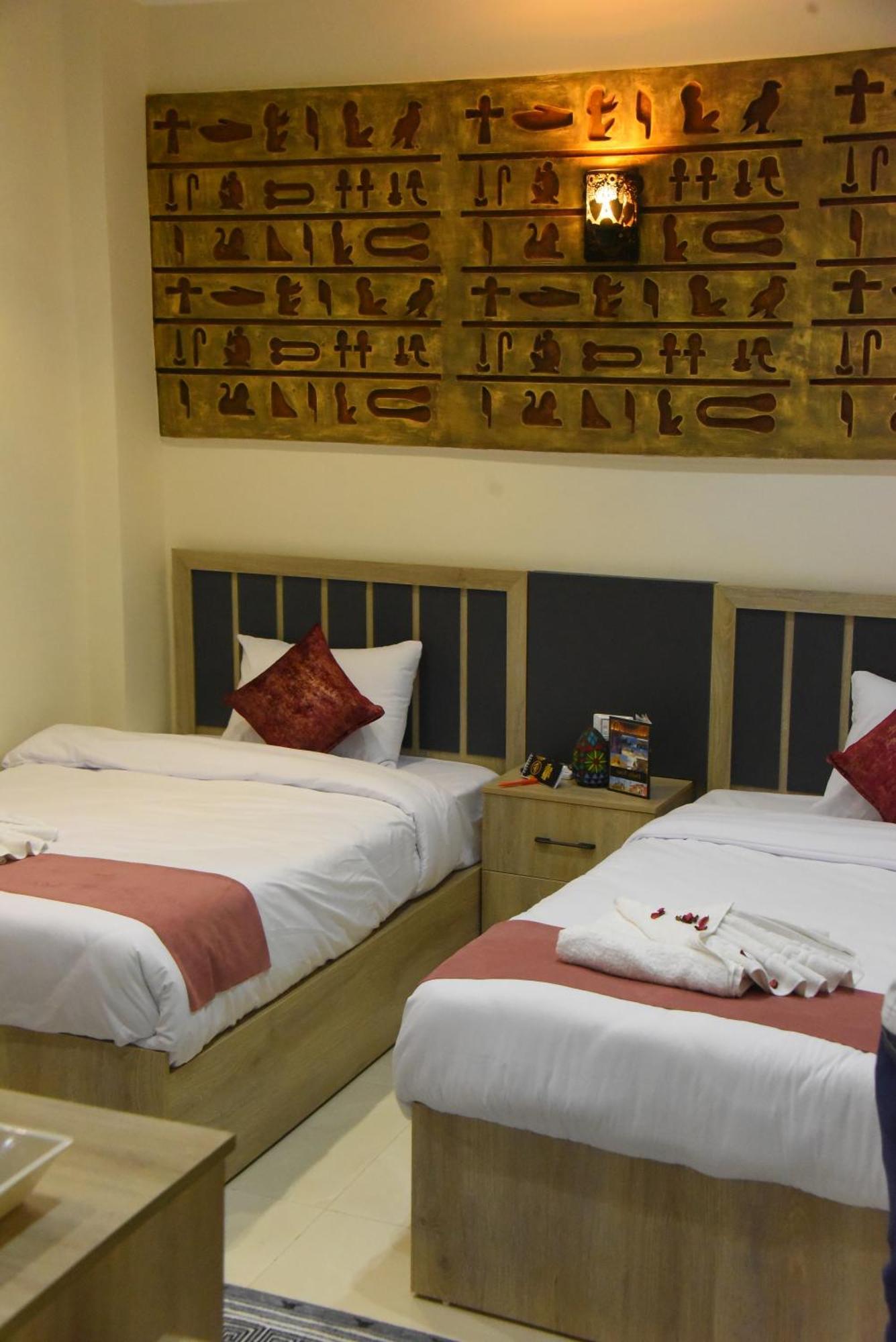 Locanda Pyramids Hotel Kafrat al Jabal Exterior photo