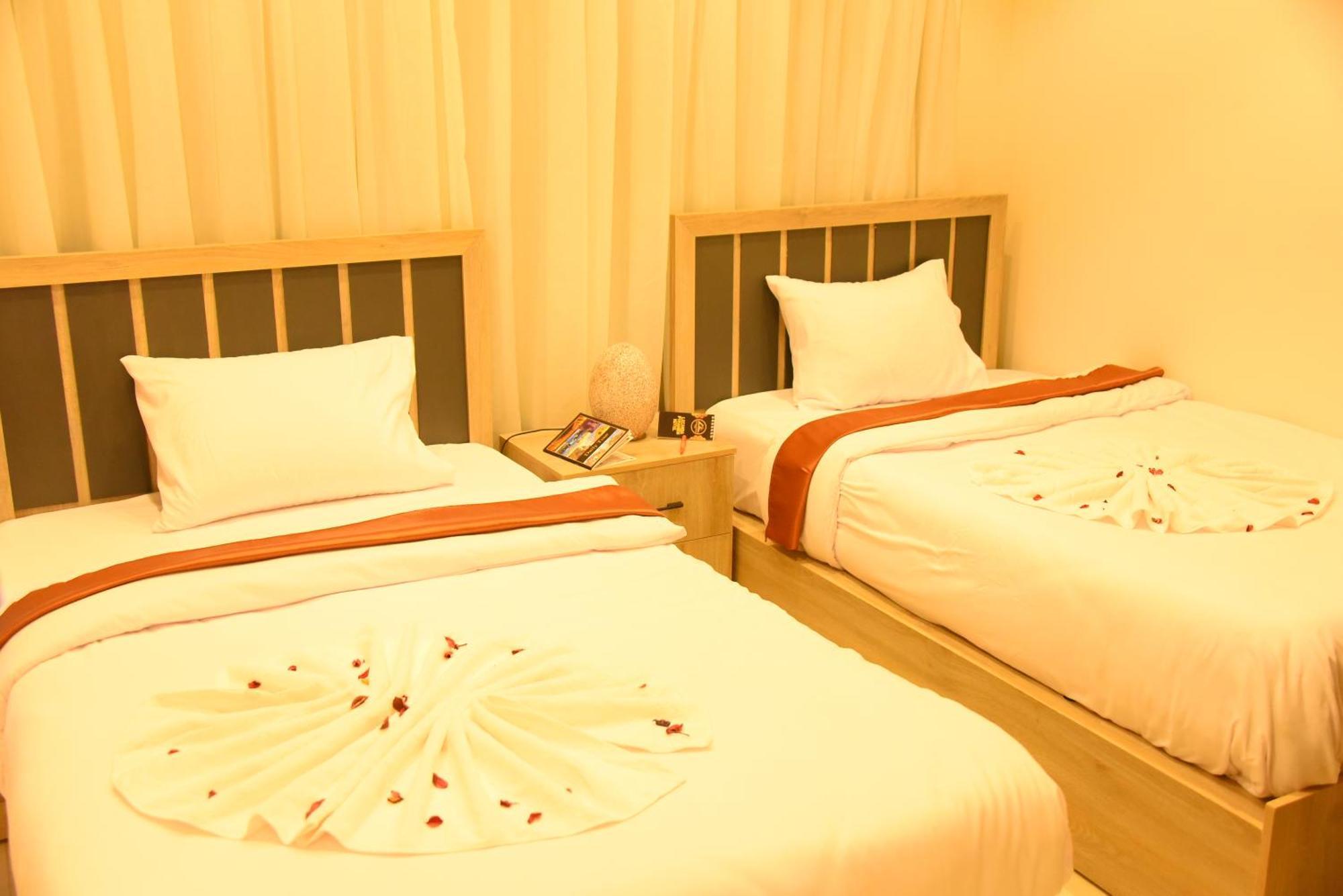 Locanda Pyramids Hotel Kafrat al Jabal Exterior photo